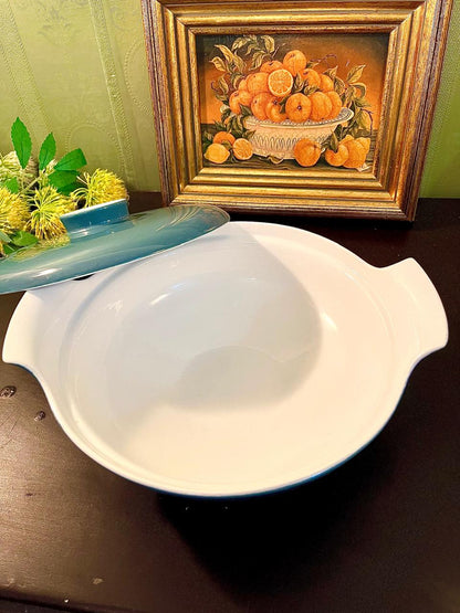 Vintage White Ceramic casserole Dish 23 cm