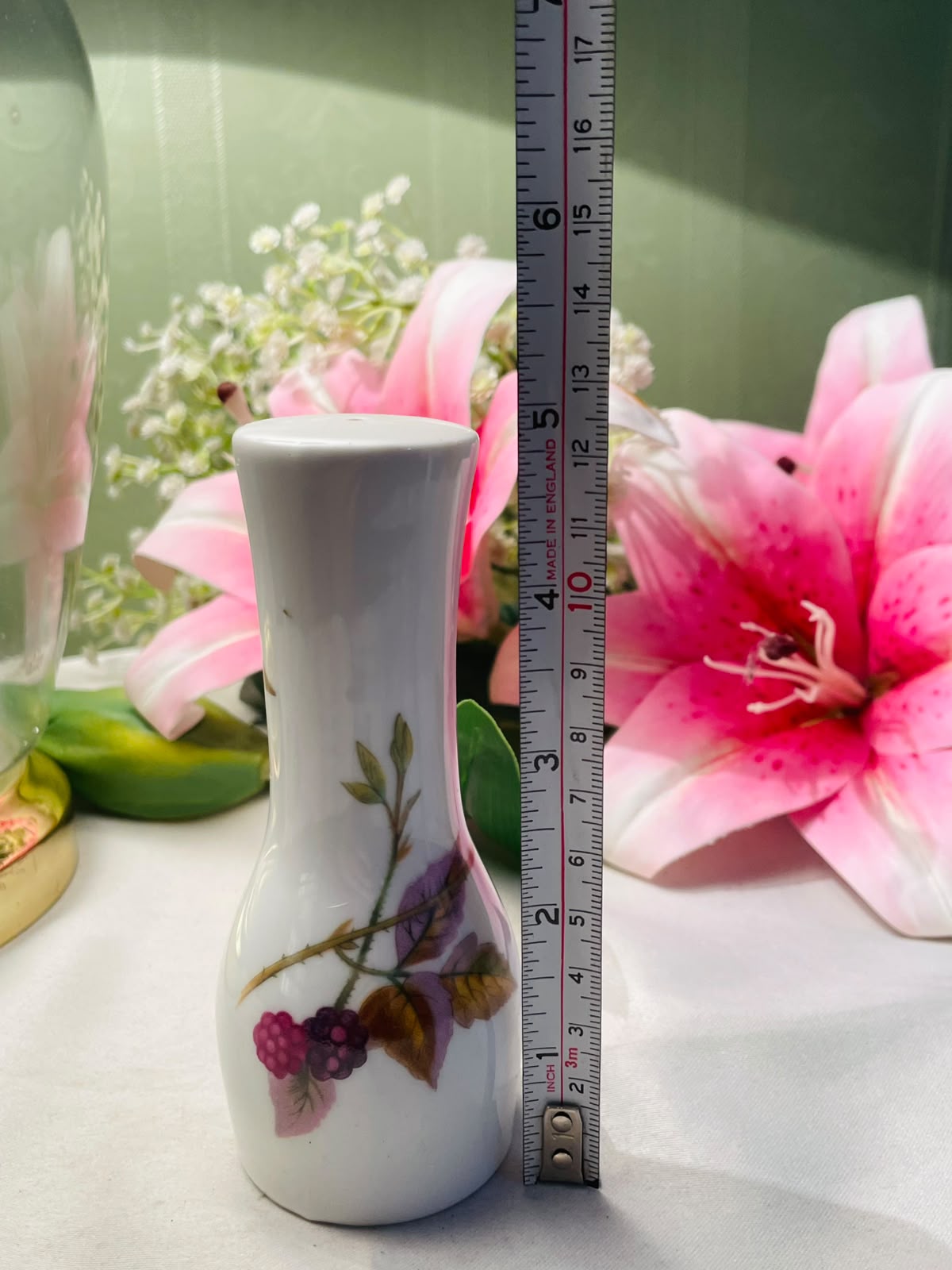 Royal Worcester Vintage Floral Berry Ceramic Shaker White Approx. 12 cm
