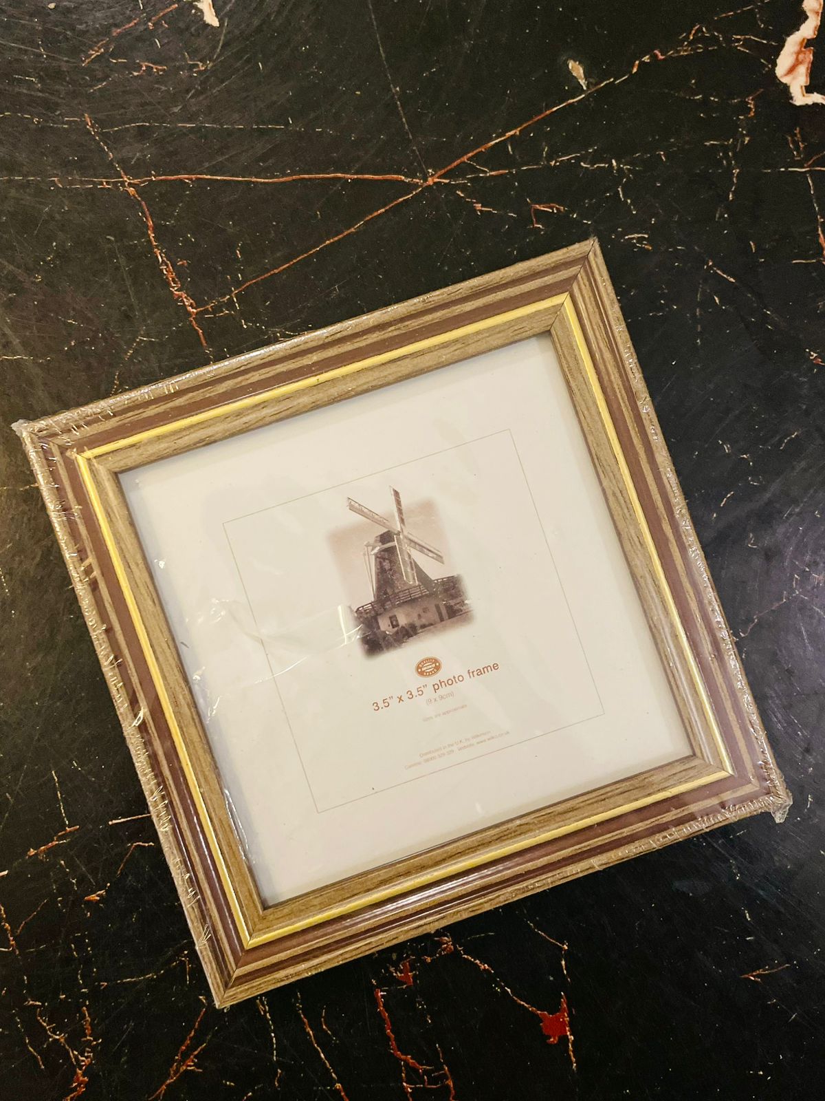 Classic 4.5 Photo Frame with Gold Trim