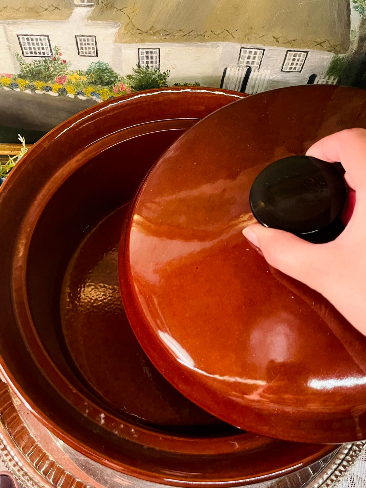 Vintage Large Brown Casserole Dish with Black Lid – Stove-Safe