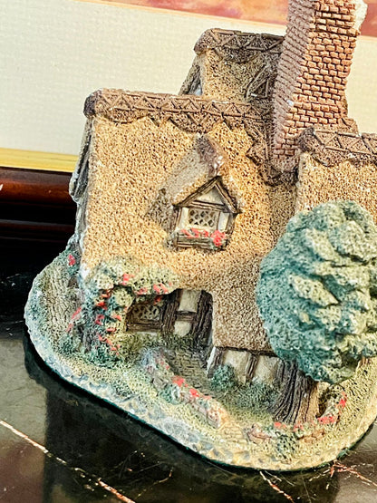 Vintage Collectible Cottage Figurine – Handcrafted English Style House