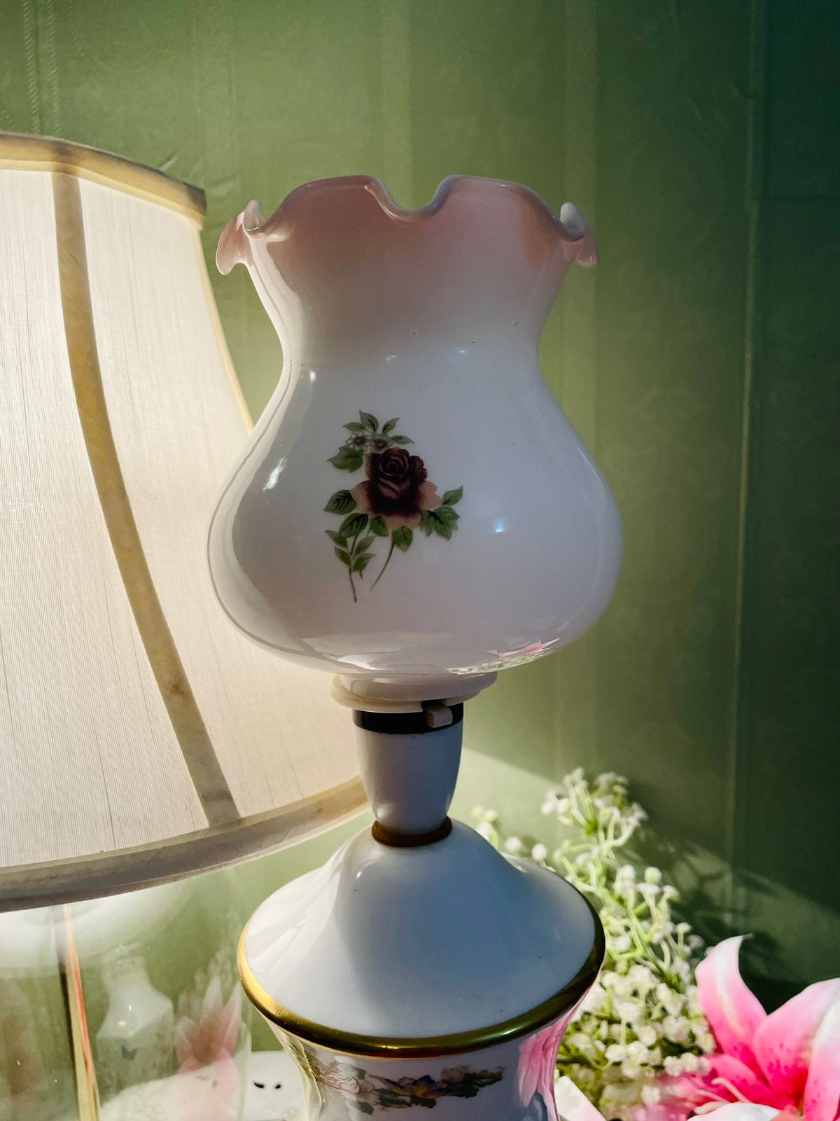 RARE FIND AYNSLEY Cottage Garden Floral Ceramic Table Lamp with White Crystal Shade 47 cm