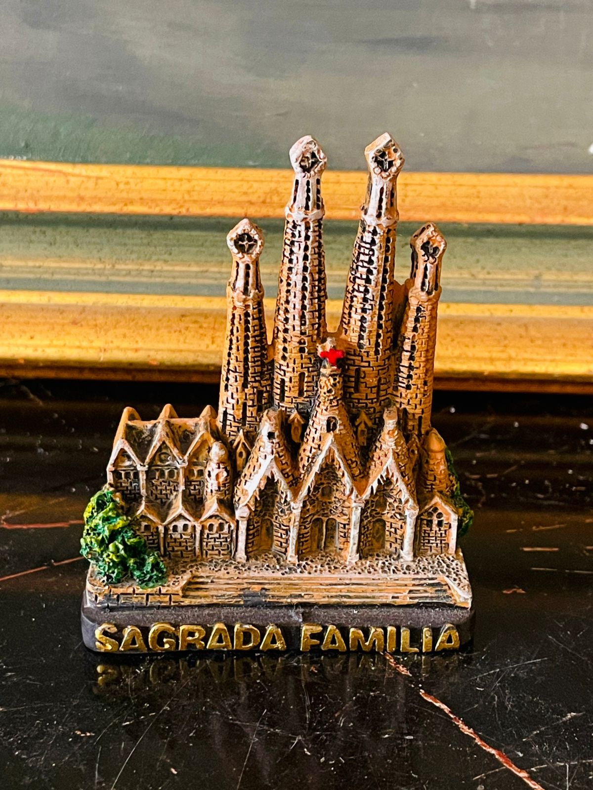 Miniature Sagrada Familia Barcelona Souvenir – Collectible Decor