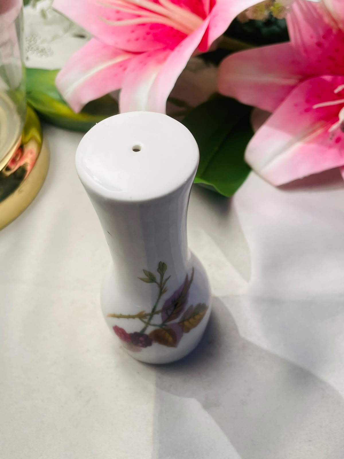 Royal Worcester Vintage Floral Berry Ceramic Shaker White Approx. 12 cm