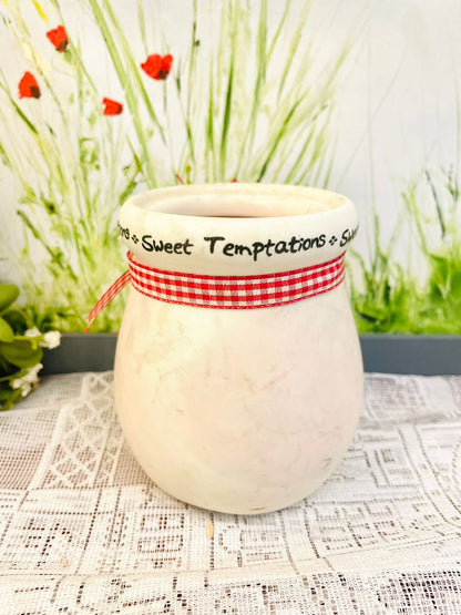 Sweet Temptations Hot Apple Pie Scented Candle