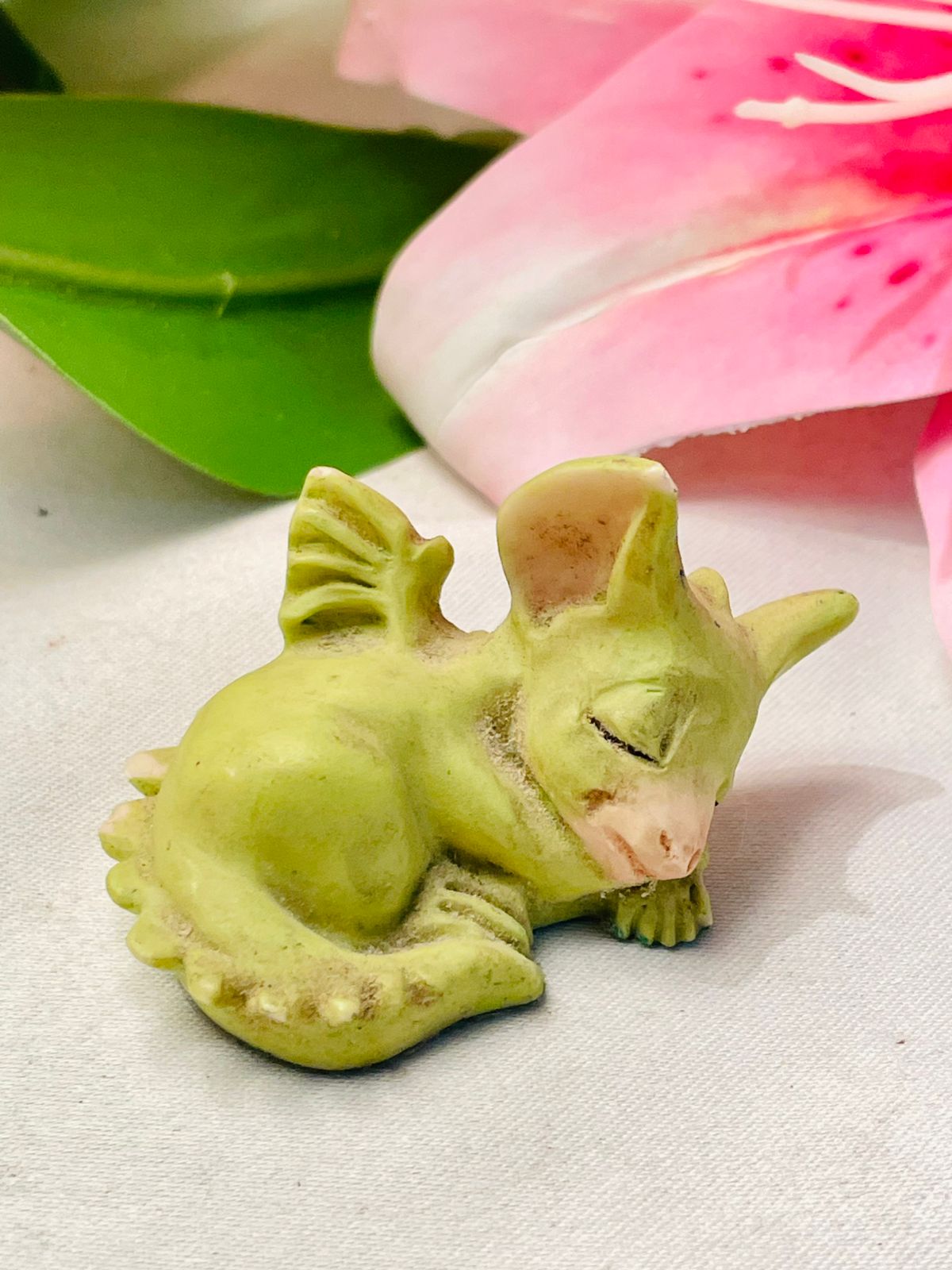 Vintage Miniature Green Ceramic Sleeping Cat Figurine Approx. 5 cm Long