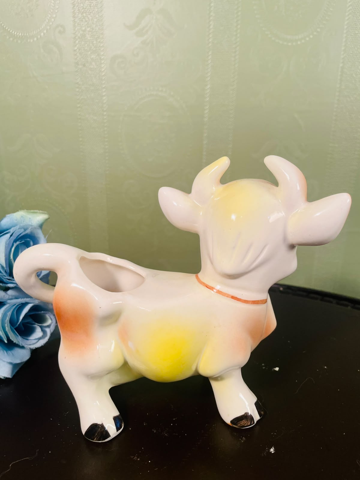 Vintage Cow-Shaped Ceramic Planter – 5 Inch