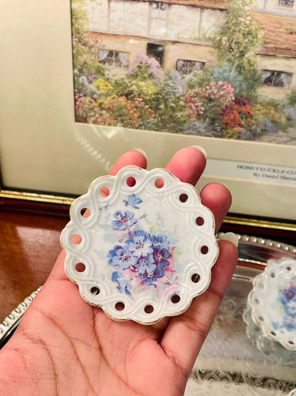 Vintage Pierced-Edge Mini Floral Plates – Delicate Porcelain Set of 4