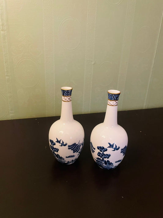 Royal Taiwan Blue Willow Bud Vases Pair 5.5 Inch